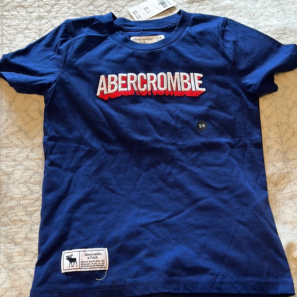 Little Boys Abercrombie blue T-shirt size 5/6 - new with tags!